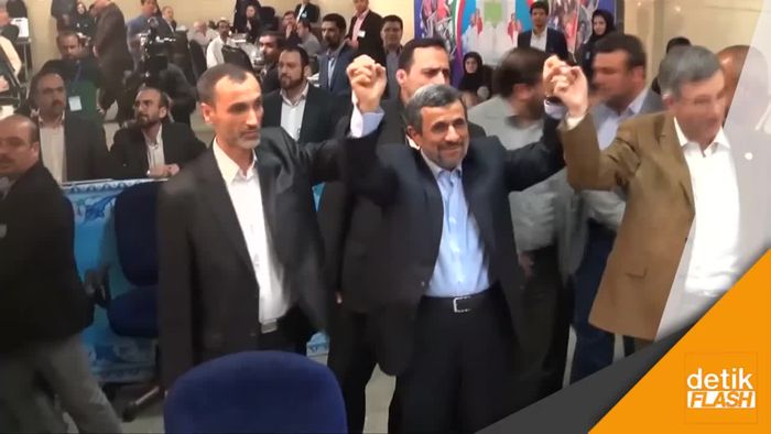 Mahmoud Ahmadinejad Nyapres Lagi