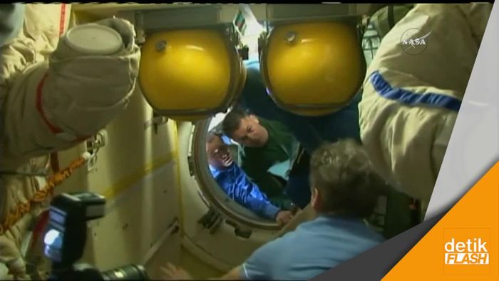 Momen Haru Saat 3 Astronaut Mau Pulang ke Bumi