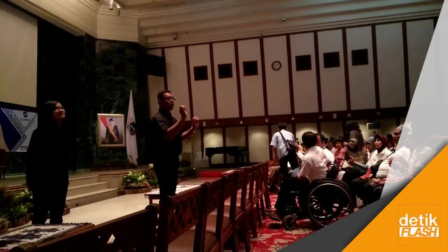 Kaum Difabel Curhat Layanan Transjakarta