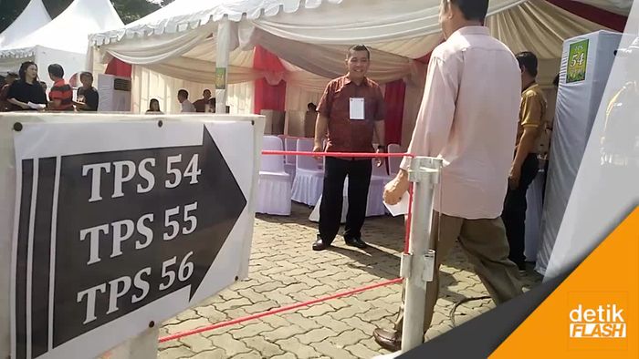 Melihat Lebih Dekat Pengamanan di TPS Ahok