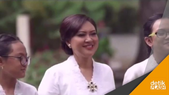 Djarot Dikasih Kejutan Video dari Ketiga Anaknya