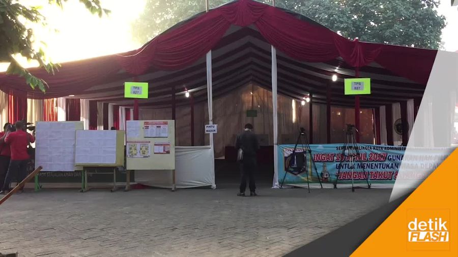 TPS 027 Tempat Mega Nyoblos Sudah Diserbu Warga