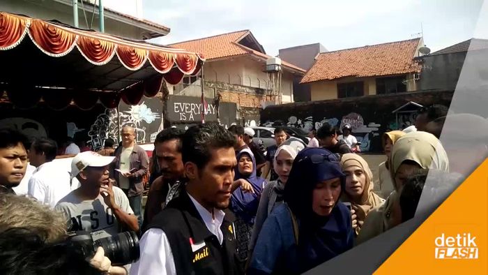 Ada Ribut-ribut di TPS Habib Rizieq Nyoblos