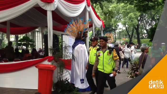 Mereka yang Setia Jaga Keamanan TPS