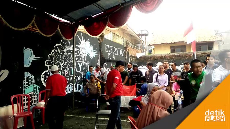 Serunya Penghitungan Suara di TPS Rizieq