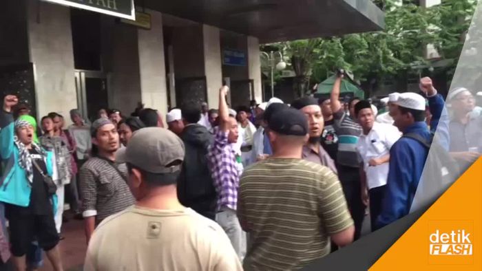 Gema Takbir Iringi Kedatangan Rizieq di Istiqlal