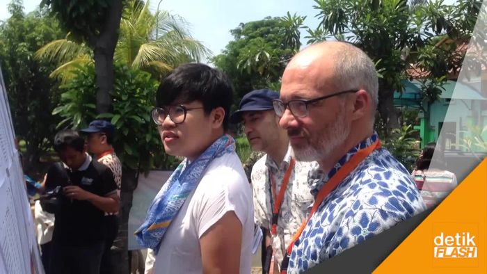 Tunjukkan Demokrasi Damai, Perwakilan Negara Sahabat Diajak Keliling TPS