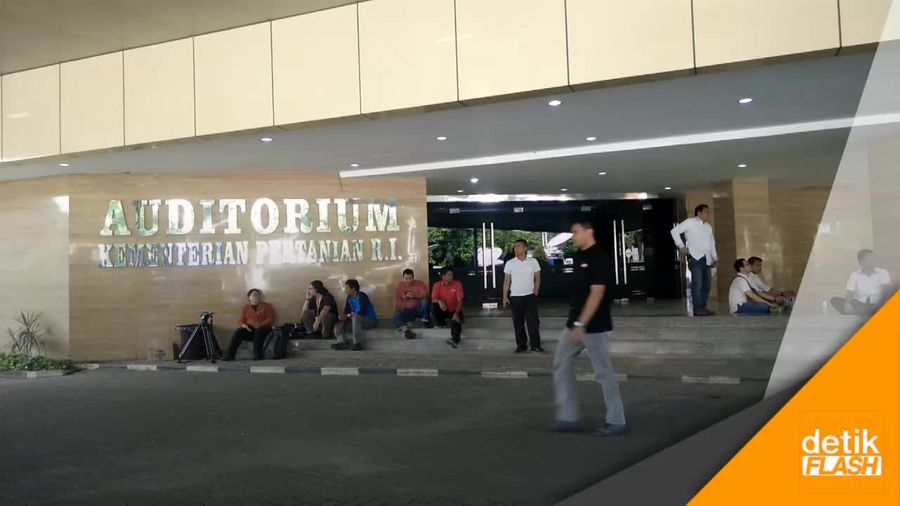 Reaksi Massa Pro & Kontra Atas Tuntutan Ringan Ahok