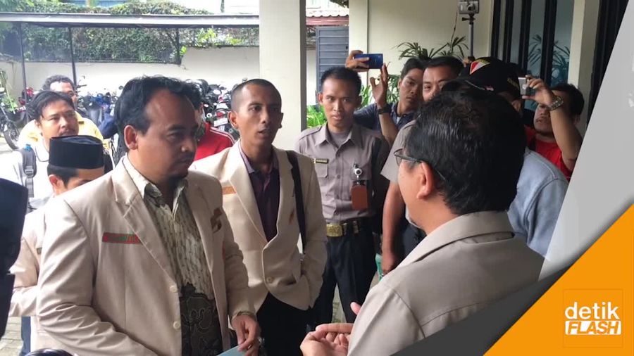 JPU Kasus Ahok Dilaporkan ke Komisi Kejaksaan