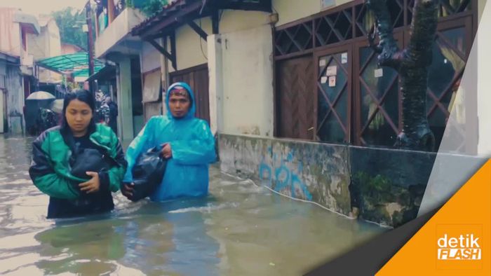 Hujan Deras Guyur Jakarta Bikin Petogogan Banjir
