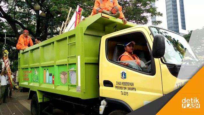 Karangan Bunga Membludak, Dipindahkan ke Sekitar Monas