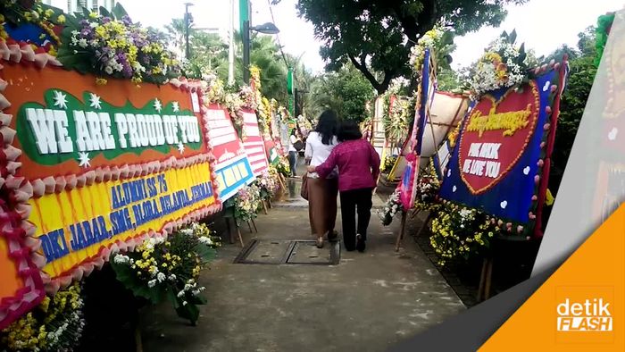 Kapan Karangan Bunga untuk Ahok-Djarot Dipesan?
