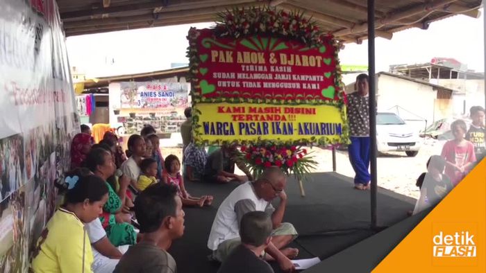 Karangan Bunga dari Warga Gusuran untuk Ahok