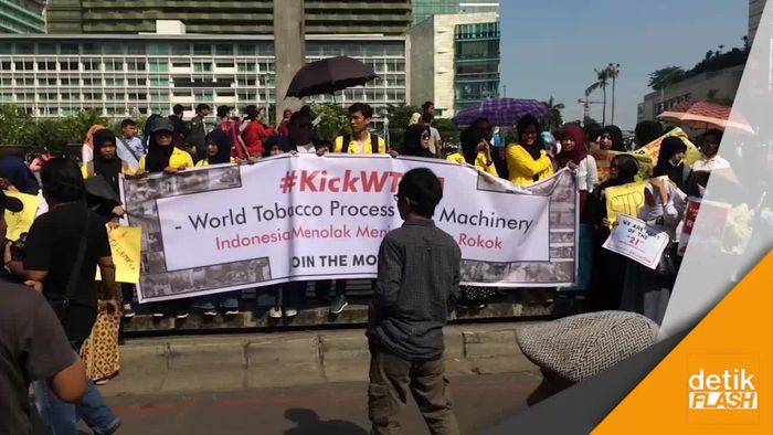 Mahasiswa Tolak Pameran Modernisasi Industri Rokok