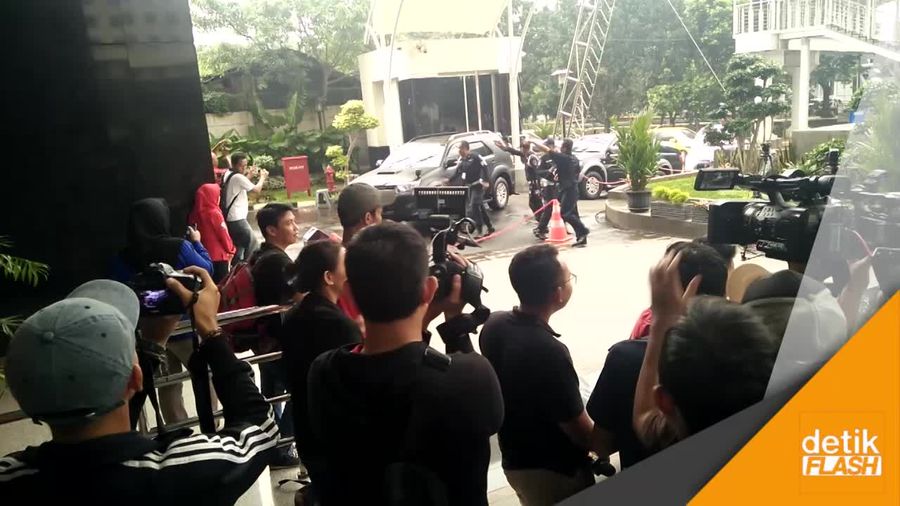 Miryam Akhirnya Tiba di KPK