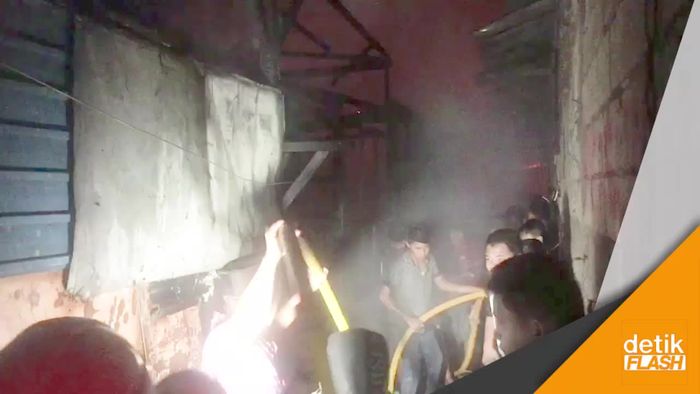 Kebakaran di Klender Luluh-lantakkan 50 Rumah