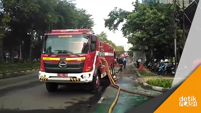 Ada Kebakaran di Kawasan Blok M Square