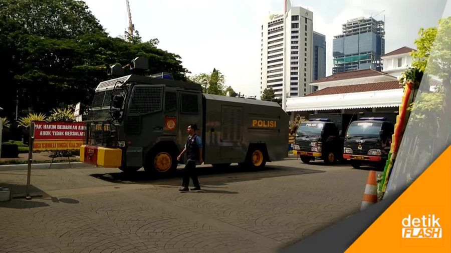 Balai Kota Dijaga Ketat