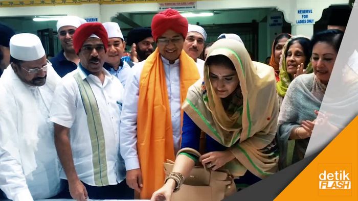 Ulang Tahun, Anies Dapat Surprise dari Warga Hindu