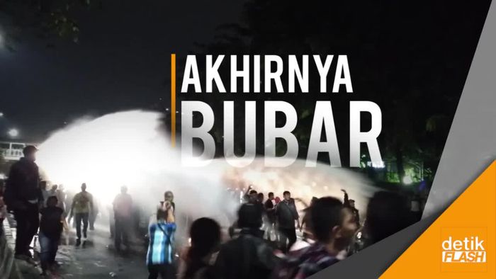 Sempat Panas, Pendukung Ahok di Depan PT DKI Akhirnya Bubar