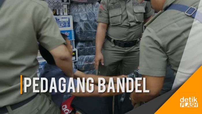 Satpol PP Dibuat Geram Pedagang Tanah Abang