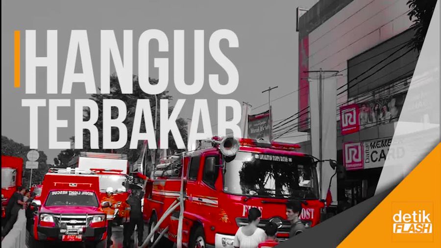 Ramayana Pasar Minggu Terbakar