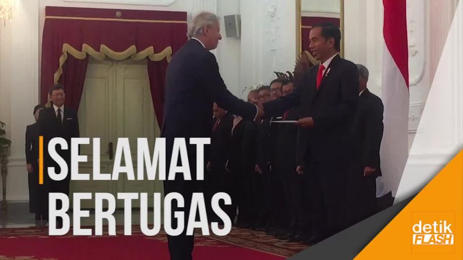 Upacara Kenegaraan Iringi Serah-Terima Surat Tugas Duta Besar