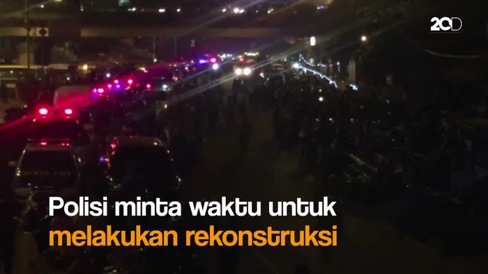 Warga Berkerumun Tonton Lokasi Ledakan