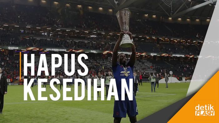 Trofi Liga Eropa Hapus Kesedihan Warga Manchester