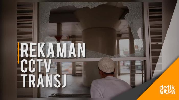 Detik-detik Bom Kp Melayu dari CCTV Halte TransJ
