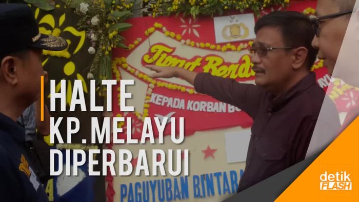 Djarot Minta Pembaruan di Halte Transjakarta Kampung Melayu