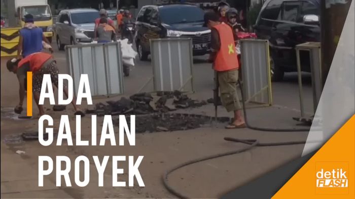 Tolong... Jalan Jatinegara Macet Parah Nih!