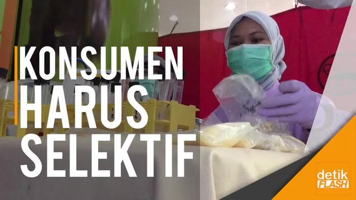 Berburu Makanan Berbahaya di Stasiun Gambir
