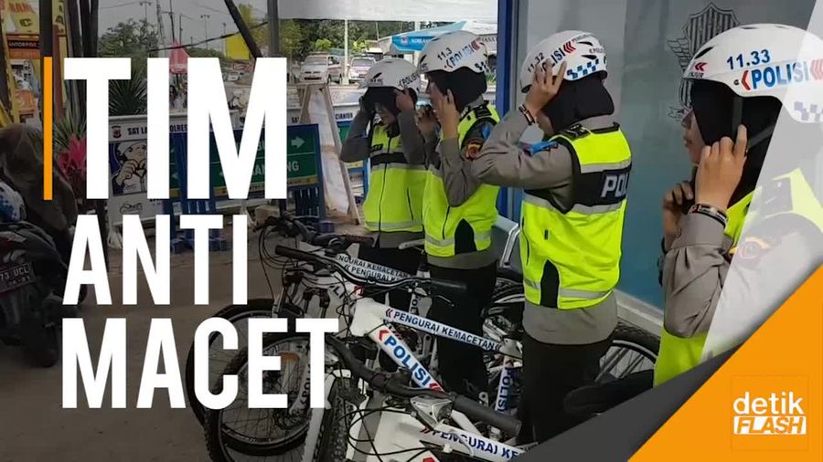 Kenalan dengan Polwan Bersepeda Pengurai Macet di Cianjur