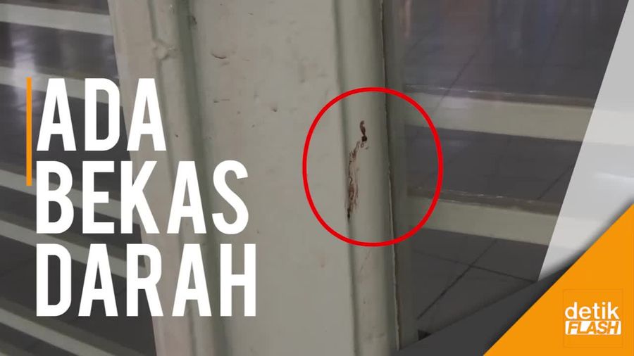 Masih Ada Bercak Darah di Masjid Lokasi Penusukan Brimob