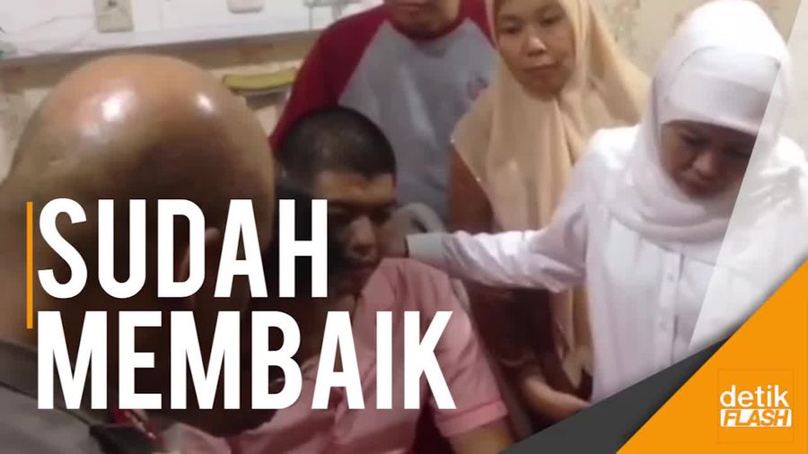 Mensos ke RS Polri Kramat Jati Jenguk 2 Polisi Korban Penikaman