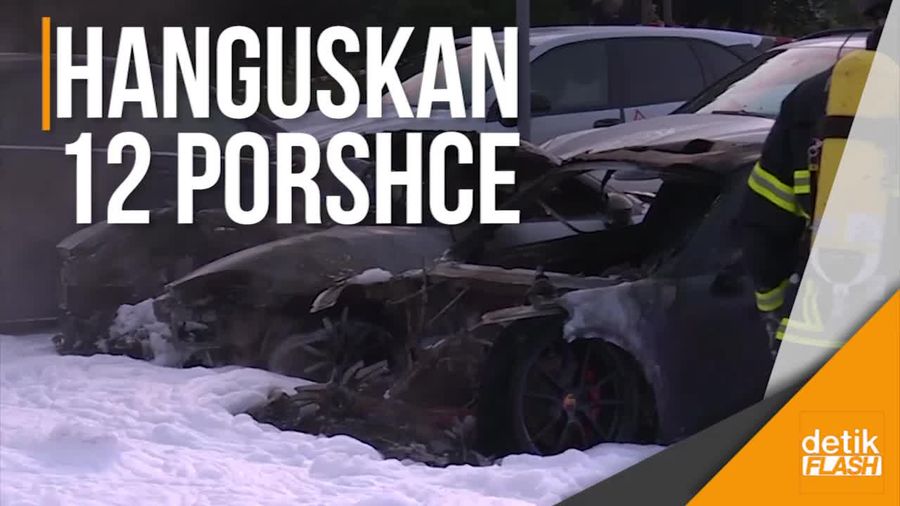 Petugas Berjuang Padamkan Kebakaran di Porsche Center Jerman