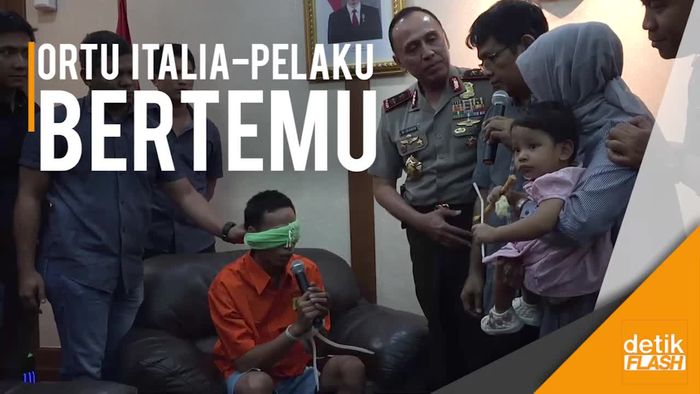 Momen Pertemuan Tersangka Penembakan dengan Ortu Italia