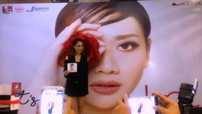 Resapilah Kisah Evolusi BCL di Album Its Me BCL