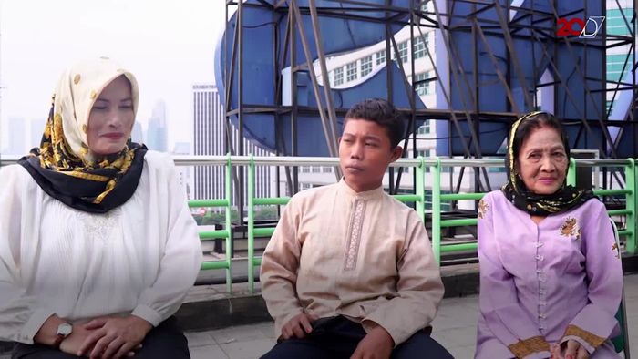 Nenek Rohaya dan Selamet Tersipu Malu Bayangin Bulan Madu 