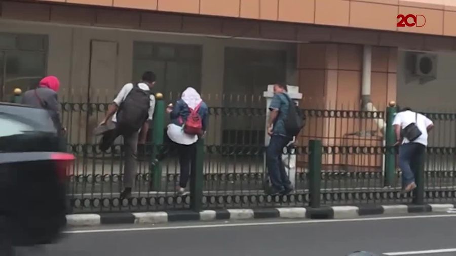 Melihat Tidak Tertibnya Orang Jakarta dalam 1 Menit