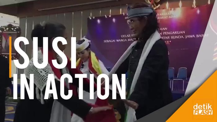 Langka! Menteri Susi Joget Tarian Sunda