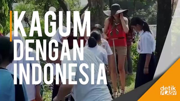 18 Mahasiswa Asing Belajar Membuat Lubang Biopori
