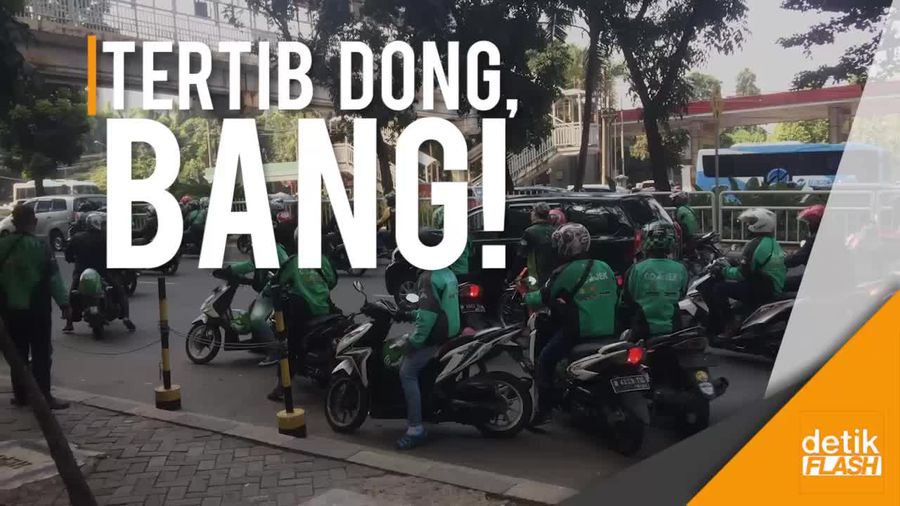 Polisi Tertibkan Ojek Online yang Mangkal di Jalan Casablanca