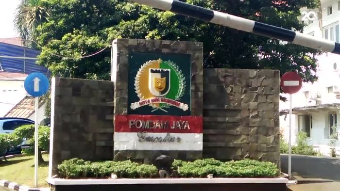Mahfud MD Jenguk Gubernur Bengkulu Nonaktif di Rutan Guntur