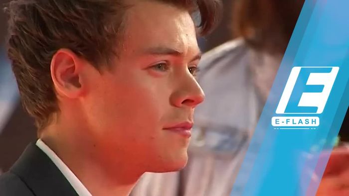 Harry Styles Si Pemilik Mata Terindah