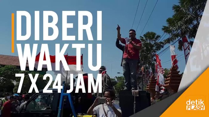 Demo Tuntut Patung Panglima Perang Kwaan Sing Tee Koen Dirobohkan