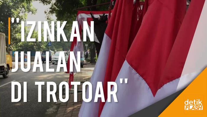 Curhat Pak Juladi, Pedagang Bendera Asal Cirebon