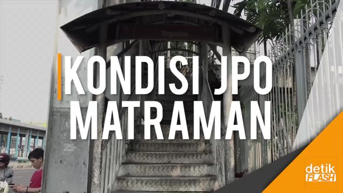 Pak Djarot Tolong, Kondisi JPO di Matraman ini Berbahaya