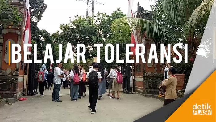 Akhir dari Perjalanan Wisata Rumah Ibadah di Pura Agung
